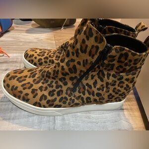 Source Unknown Animal Print High-Top Sneakers